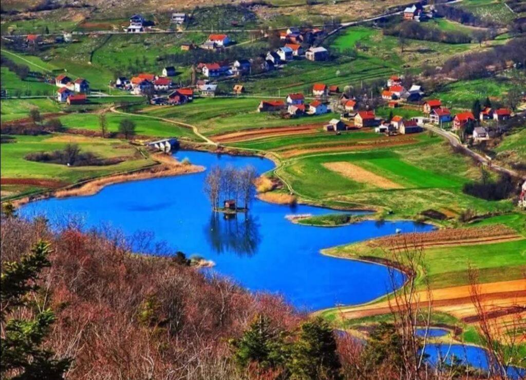 Apartments Sweet Home Оточац Экстерьер фото